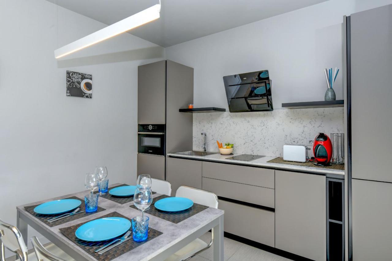 Rio Beach Apartment 代森扎诺-德尔加达 外观 照片